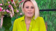 A apresentadora Ana Maria Braga cometeu uma gafe no Mais Você, programa que apresenta na Globo, nesta segunda (17). Ela mandou um beijo para a cantora Cássia Eller, que morreu em 2001 vítima de um infarto.