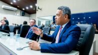 O vereador Siderlane Mendonça (PL) foi afastado do cargo pela Polícia Federal durante a Operação Falácia, na manhã desta sexta-feira (25), […]
